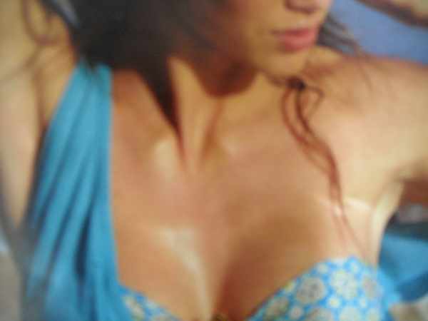 Belle brune italienne pour prendre soin de toi