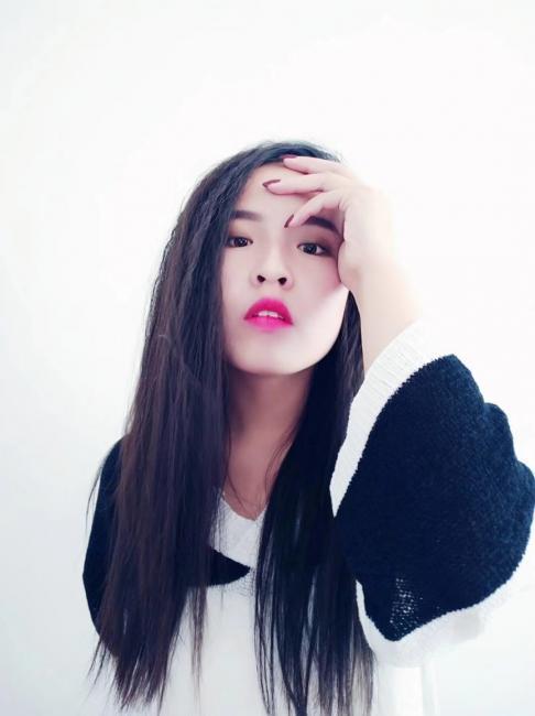 Deux belle et séduisante masseuse Asiatique 